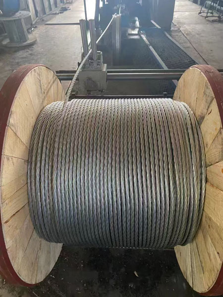 鋁包鋼絞線(xiàn)生產(chǎn)車(chē)間